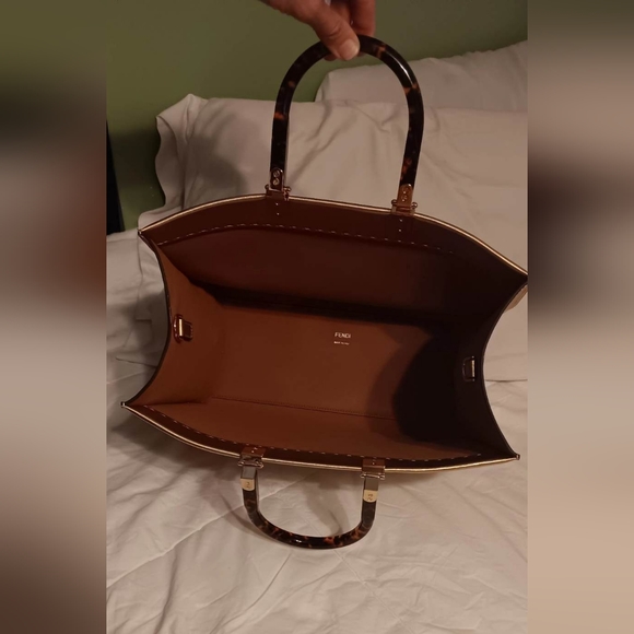 Fendi Sunshine Tote Gold - Picture 2 of 8